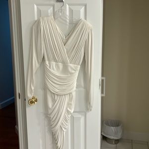 White long sleeve fitted cocktail dress